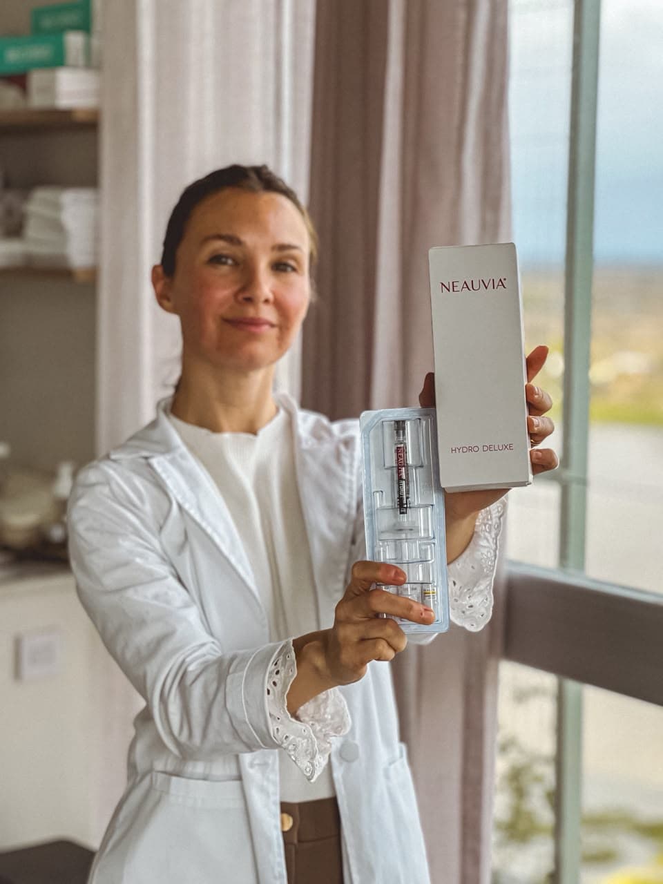 La Dra. con Hydro Deluxe (bioestimulador)